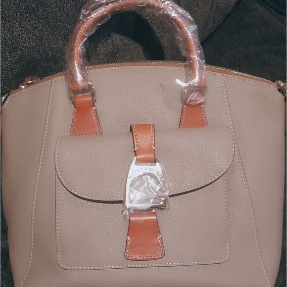 Dooney and Bourke PEBBLE GRAIN NAOMI SATCHEL- Taupe - Picture 5 of 8